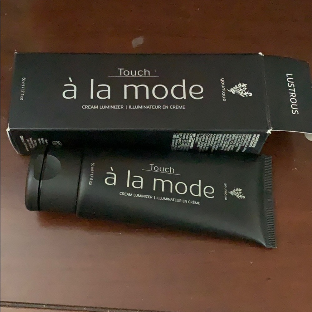 Younique cream luminizer
